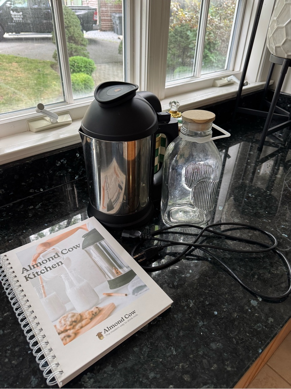 Almond Cow Plant-Based Milk Maker – Excellent Condition